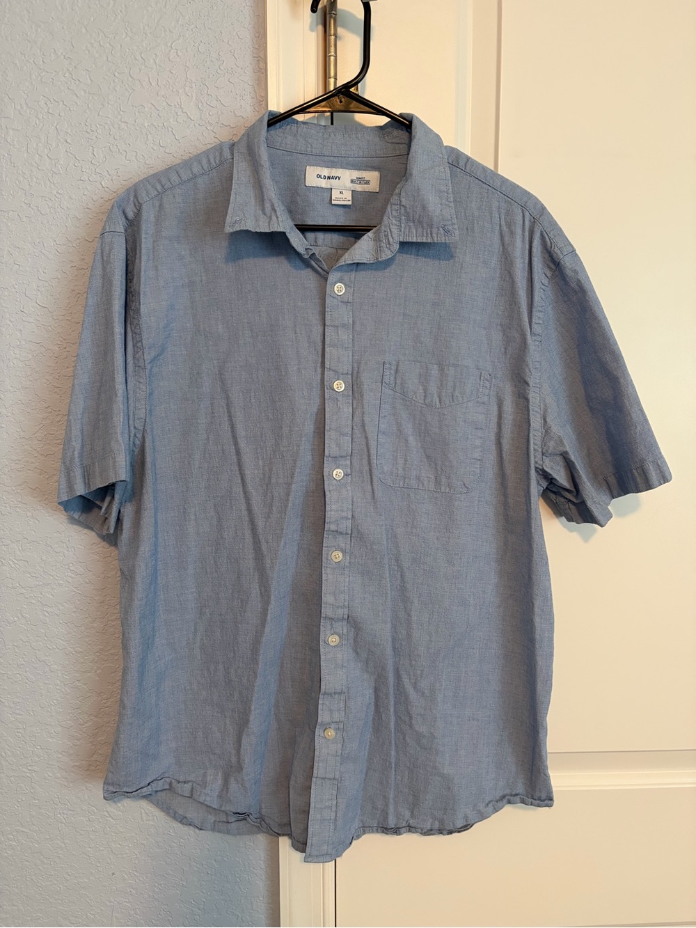 Old Navy Light Blue Short-Sleeve Button-Down Shirt